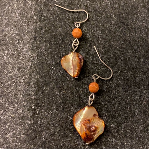 Mother of Pearl natural sea shell necklace and matching earrings set - Picture 6 of 13